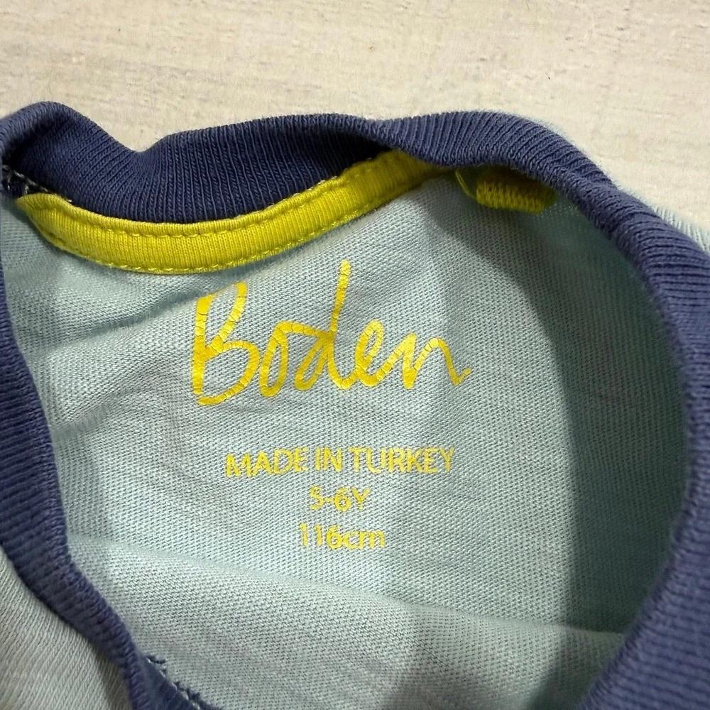 Mini Boden boys rainbow banner short sleeve shirt‎ 5/6